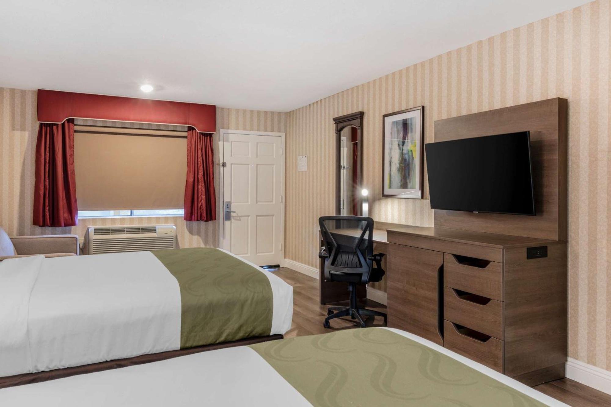 Quality Inn & Suites Anaheim Maingate Bagian luar foto